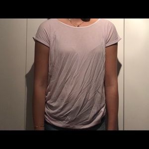 Super comfy, and light work out t.